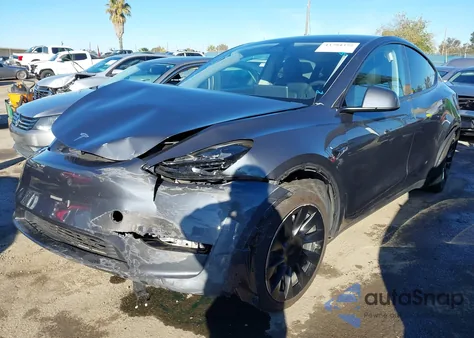 2024 Tesla Model Y Long Range Dual Motor All-Wheel Drive из США, поврежденный, VIN 7SAYGDEE7RA215514